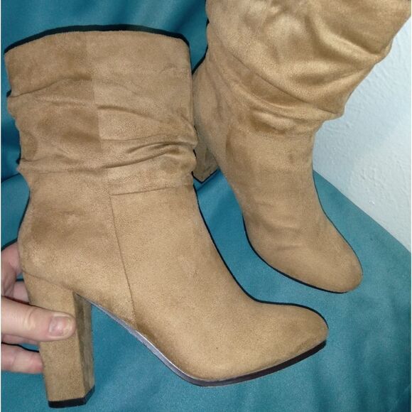NY&C beige block heel boots, size 7 - Picture 3 of 8